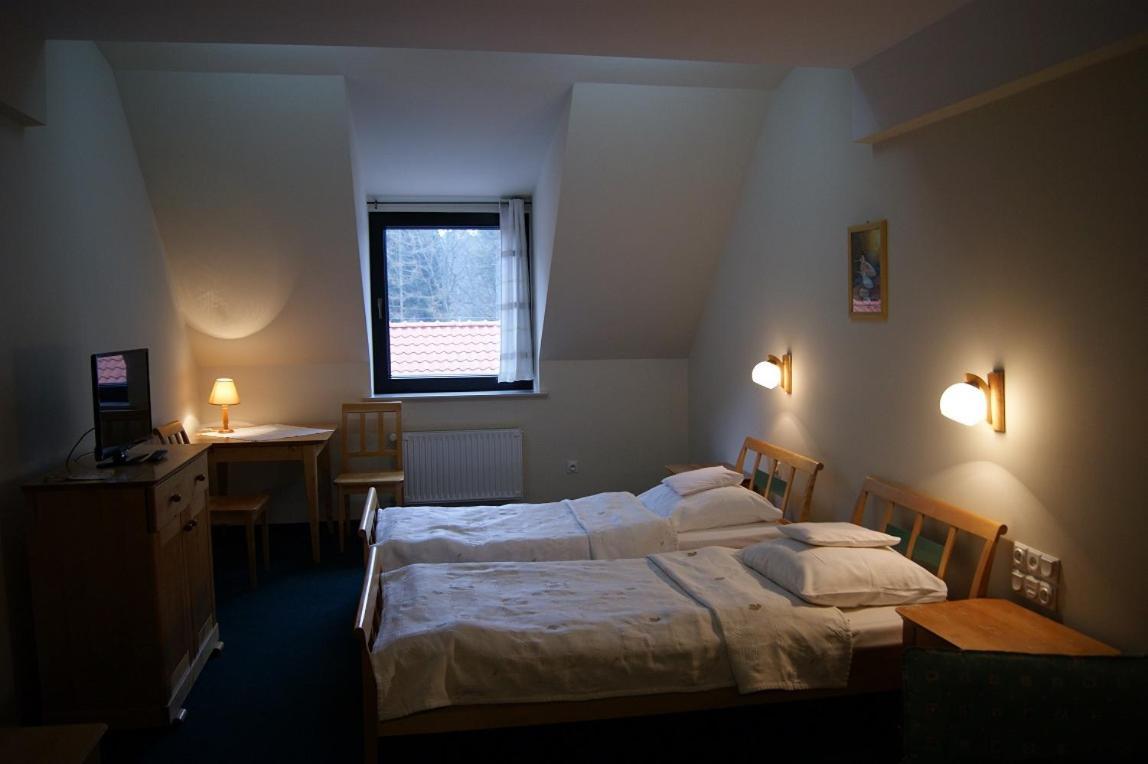 PAN Dom Pracy Twórczej w Wierzbie Wierzba Exterior foto